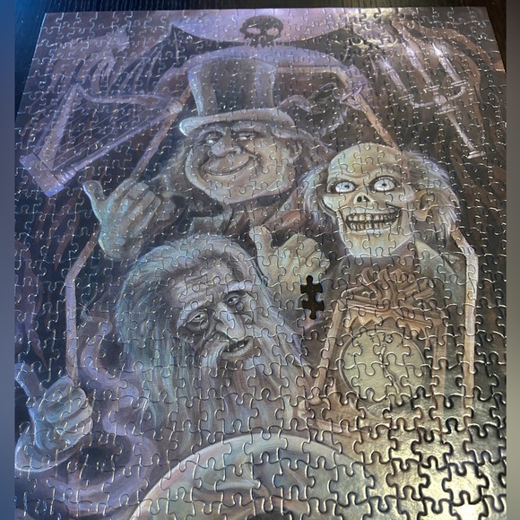Disney Gallery Haunted Mansion 50th Anniversary Signature Puzzle 1000 Pcs - Picture 6 of 8